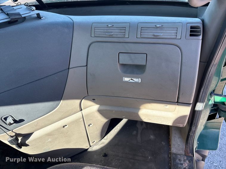 image for item FK1222 2017 Freightliner Cascadia 125 semi truck