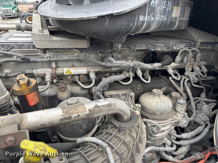 image for item FK1222 2017 Freightliner Cascadia 125 semi truck