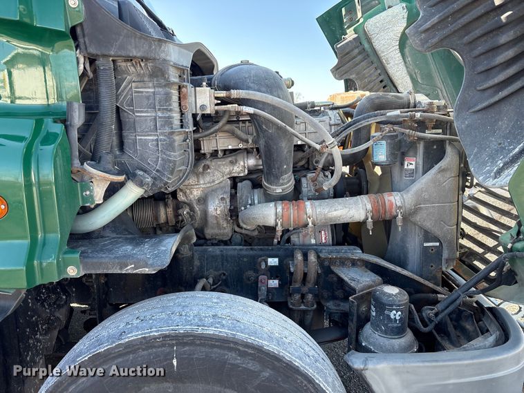 image for item FK1222 2017 Freightliner Cascadia 125 semi truck