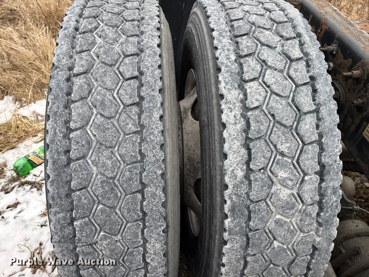 image for item FK1222 2017 Freightliner Cascadia 125 semi truck