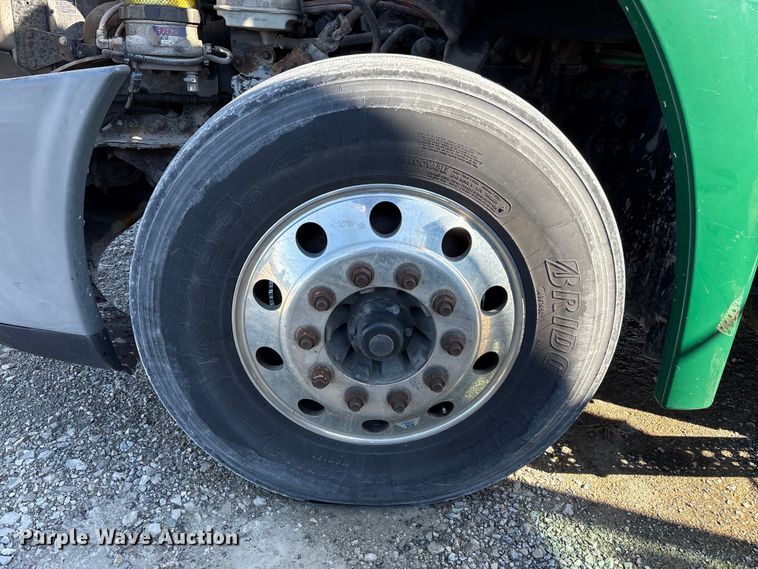 image for item FK1222 2017 Freightliner Cascadia 125 semi truck