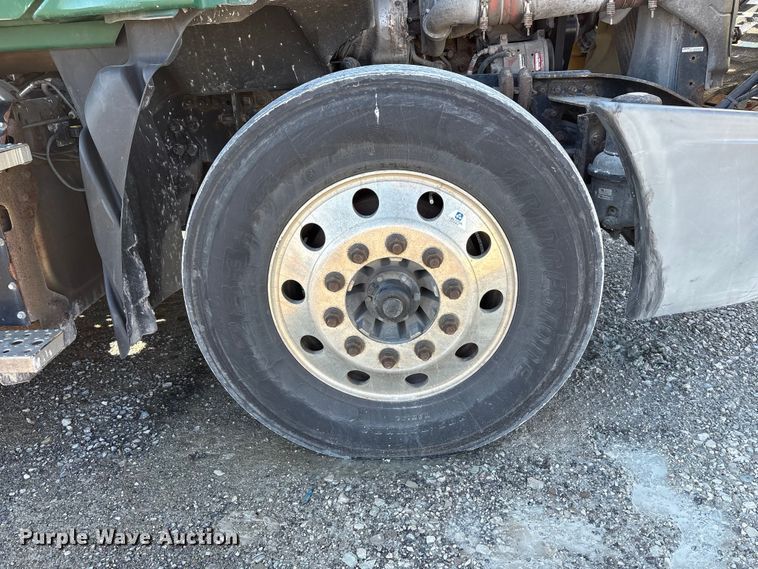 image for item FK1222 2017 Freightliner Cascadia 125 semi truck