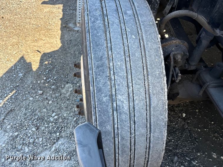 image for item FK1222 2017 Freightliner Cascadia 125 semi truck