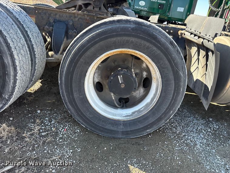 image for item FK1222 2017 Freightliner Cascadia 125 semi truck