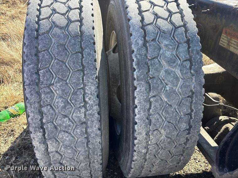 image for item FK1222 2017 Freightliner Cascadia 125 semi truck