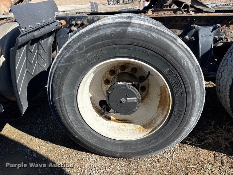 image for item FK1222 2017 Freightliner Cascadia 125 semi truck