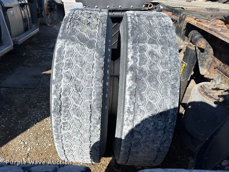 image for item FK1222 2017 Freightliner Cascadia 125 semi truck