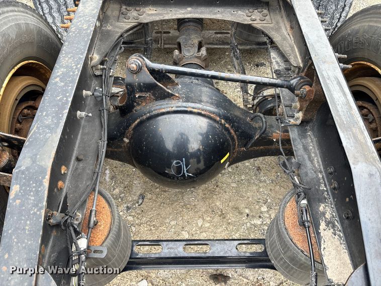 image for item FK1223 2016 Mack CXU613 semi truck