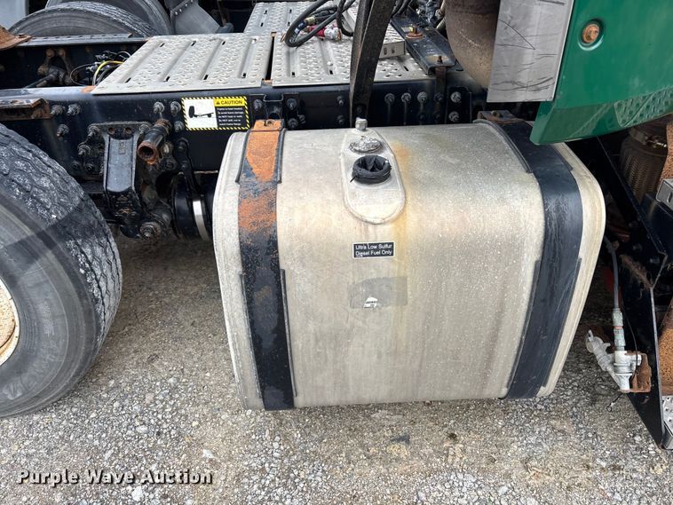 image for item FK1223 2016 Mack CXU613 semi truck