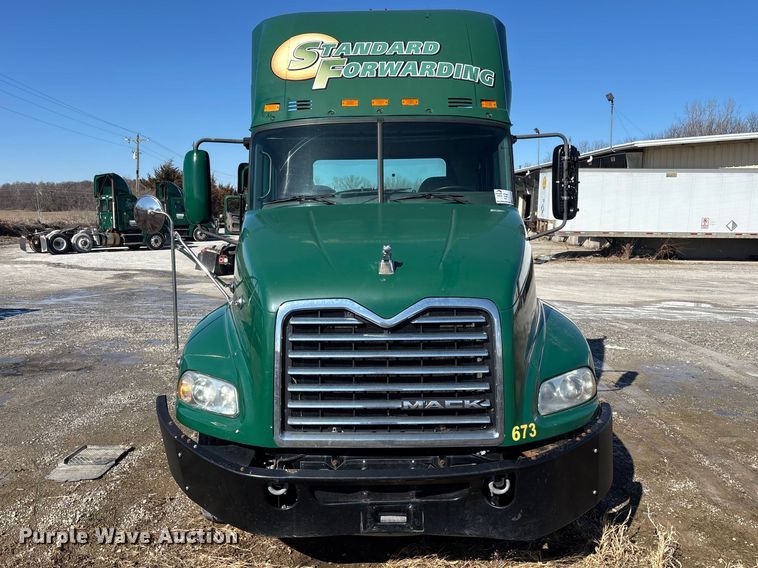 image for item FK1223 2016 Mack CXU613 semi truck