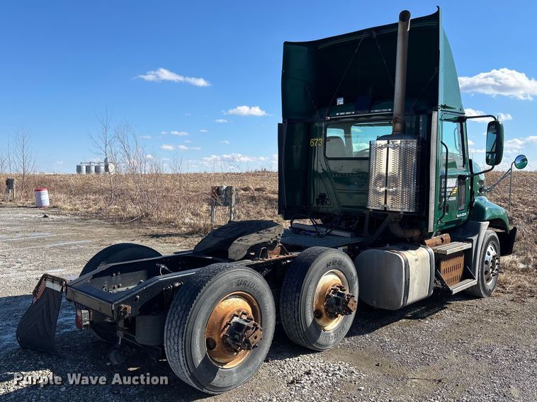 image for item FK1223 2016 Mack CXU613 semi truck