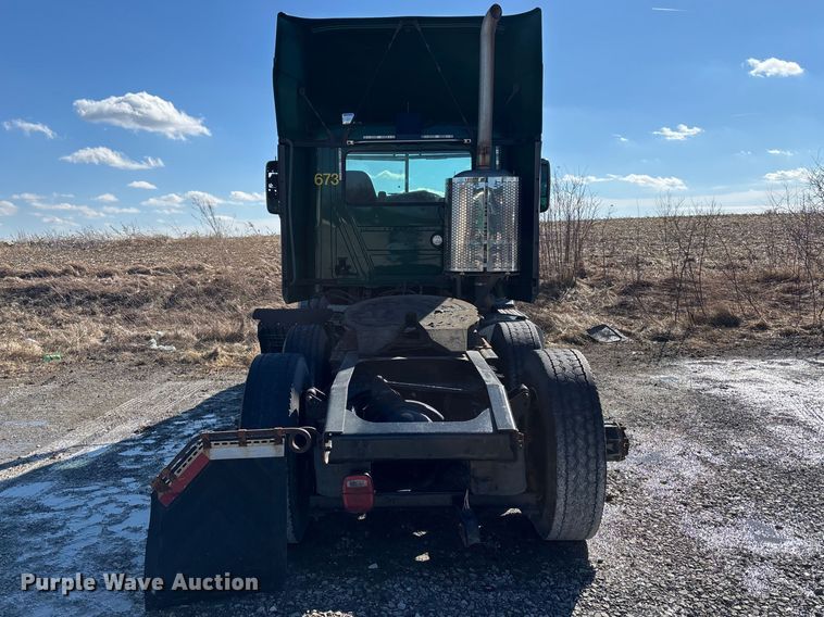 image for item FK1223 2016 Mack CXU613 semi truck