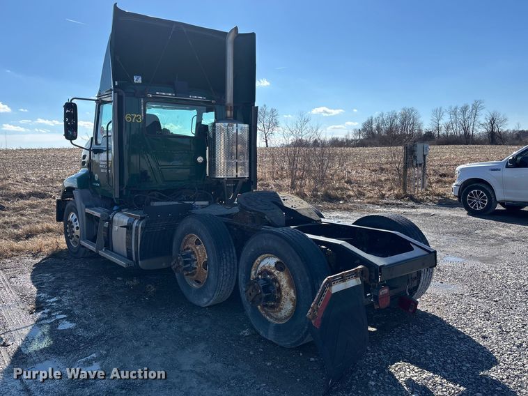 image for item FK1223 2016 Mack CXU613 semi truck