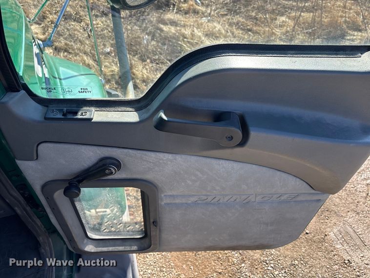 image for item FK1223 2016 Mack CXU613 semi truck