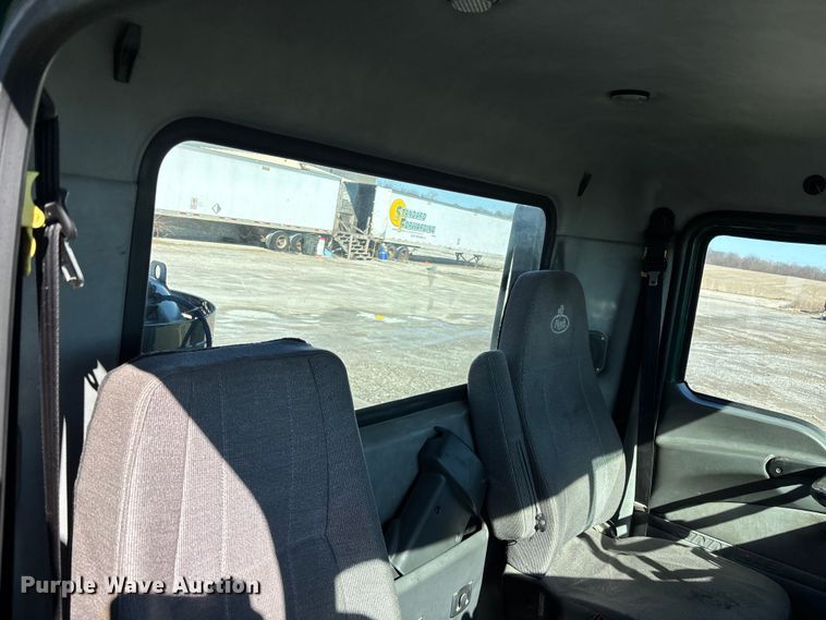 image for item FK1223 2016 Mack CXU613 semi truck