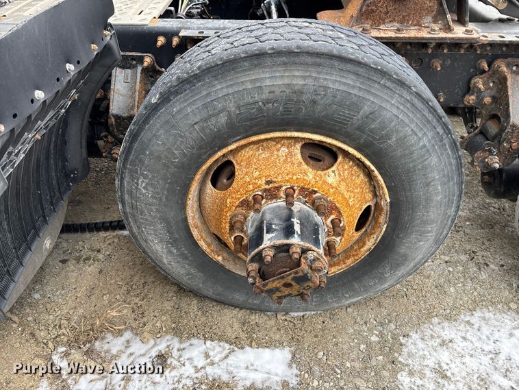 image for item FK1223 2016 Mack CXU613 semi truck