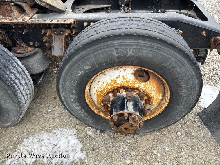 image for item FK1223 2016 Mack CXU613 semi truck