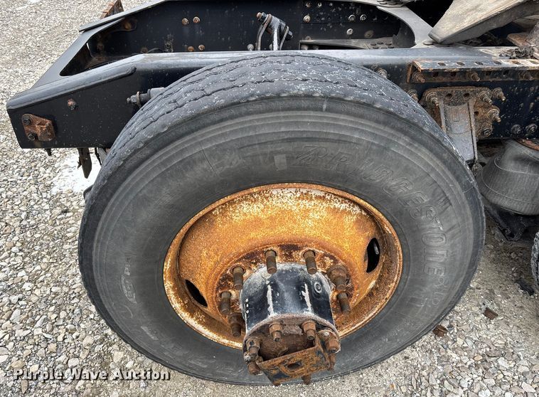 image for item FK1223 2016 Mack CXU613 semi truck