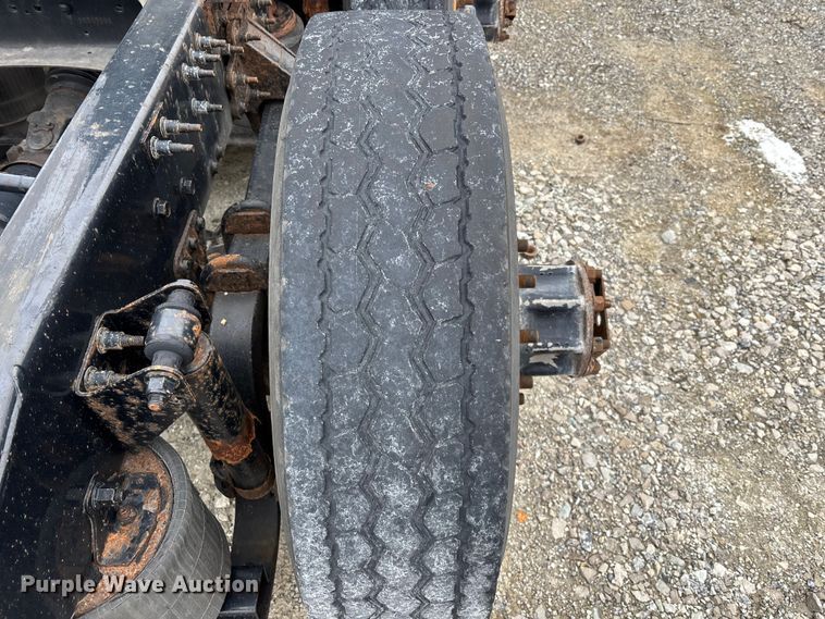 image for item FK1223 2016 Mack CXU613 semi truck