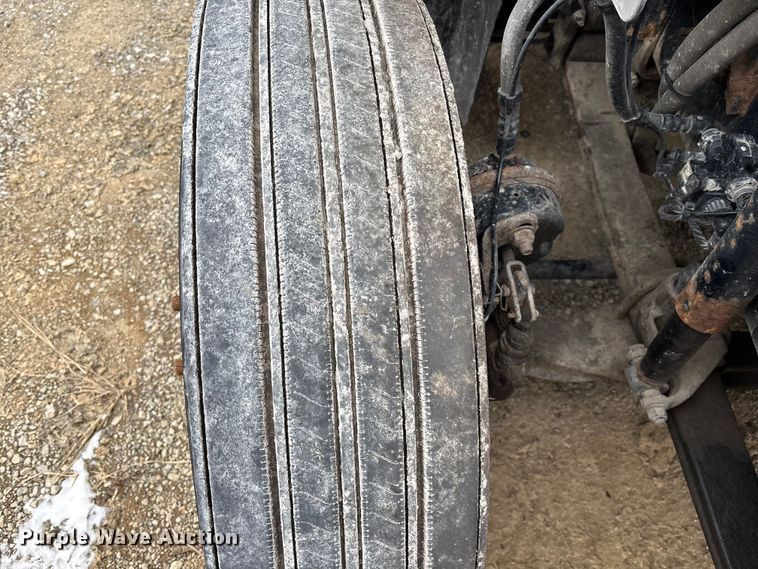 image for item FK1223 2016 Mack CXU613 semi truck