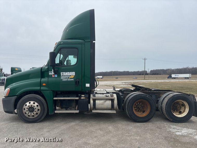 image for item FK1224 2017 Freightliner Cascadia 125 semi truck