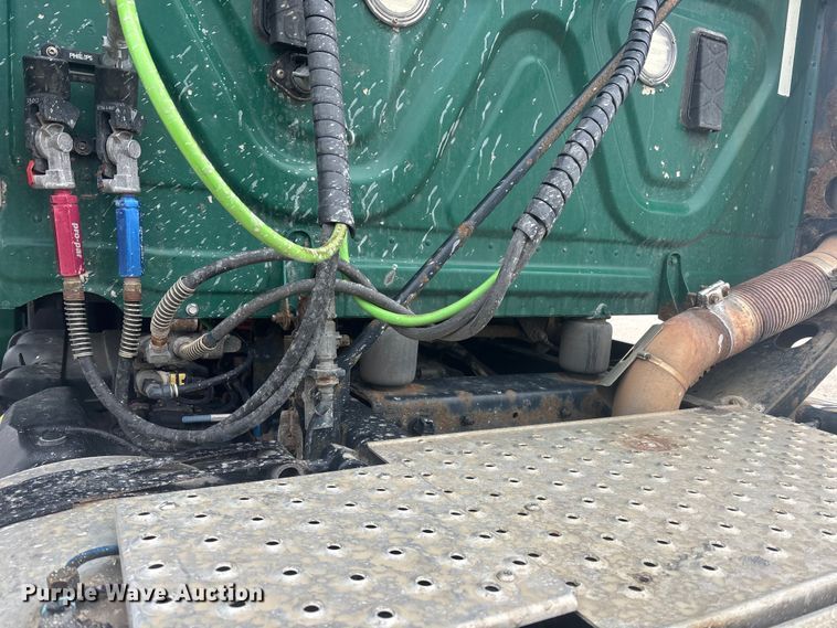 image for item FK1224 2017 Freightliner Cascadia 125 semi truck