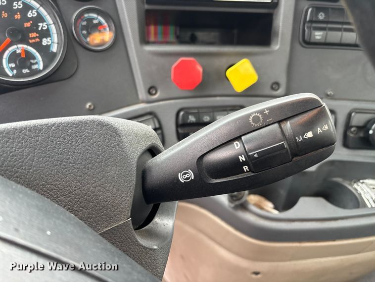 image for item FK1224 2017 Freightliner Cascadia 125 semi truck