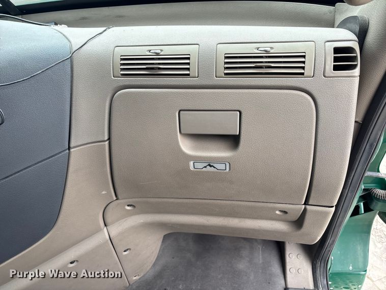 image for item FK1224 2017 Freightliner Cascadia 125 semi truck