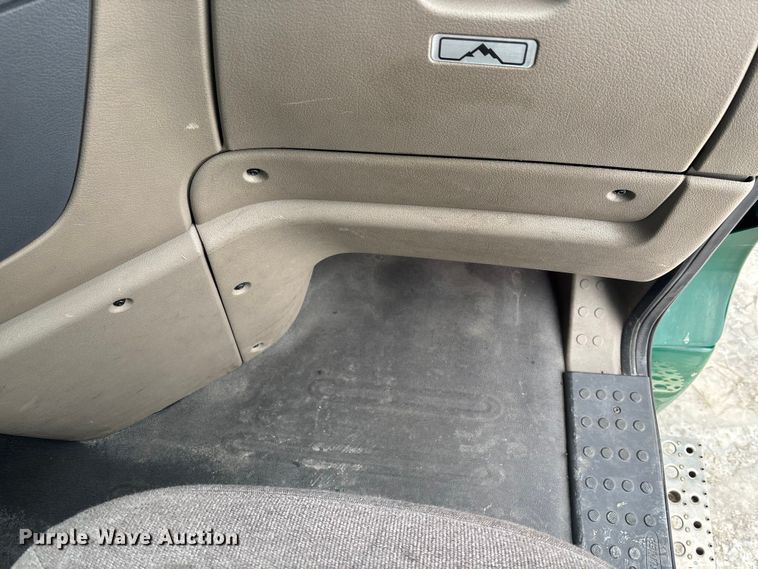 image for item FK1224 2017 Freightliner Cascadia 125 semi truck