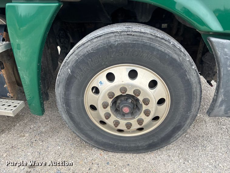 image for item FK1224 2017 Freightliner Cascadia 125 semi truck