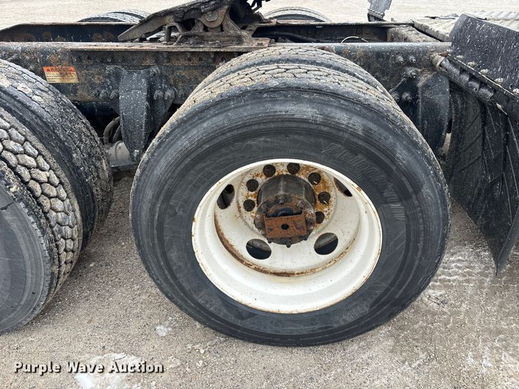 image for item FK1224 2017 Freightliner Cascadia 125 semi truck