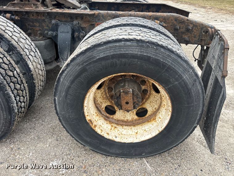 image for item FK1224 2017 Freightliner Cascadia 125 semi truck