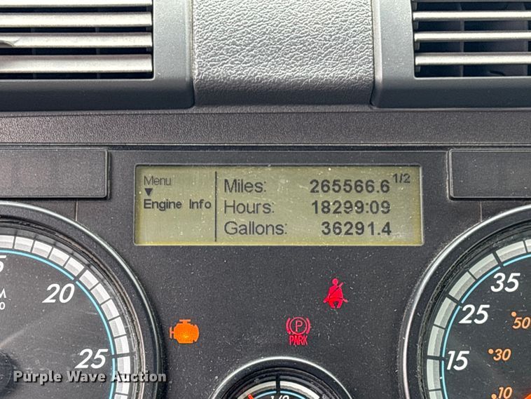 image for item FK1224 2017 Freightliner Cascadia 125 semi truck