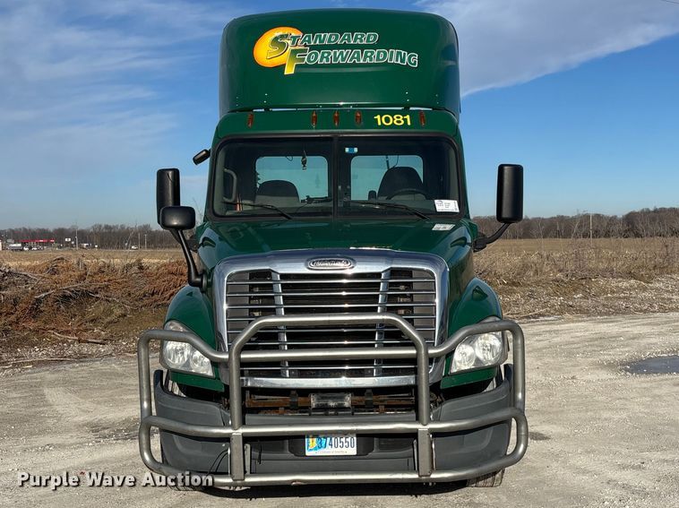 image for item FK1225 2017 Freightliner Cascadia 125 semi truck