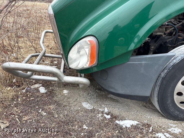 image for item FK1225 2017 Freightliner Cascadia 125 semi truck