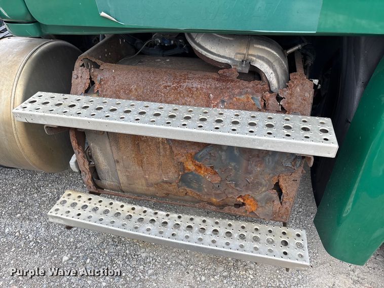 image for item FK1225 2017 Freightliner Cascadia 125 semi truck