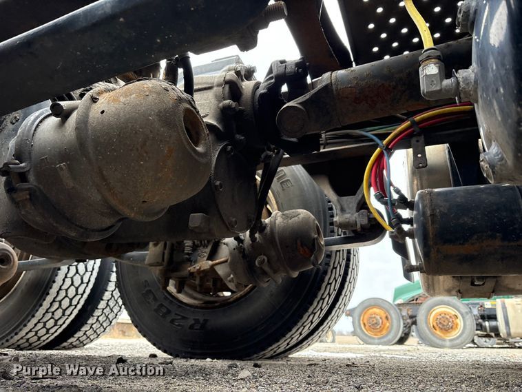 image for item FK1225 2017 Freightliner Cascadia 125 semi truck