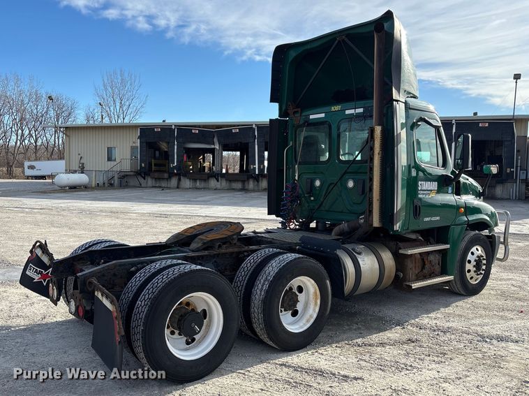 image for item FK1225 2017 Freightliner Cascadia 125 semi truck