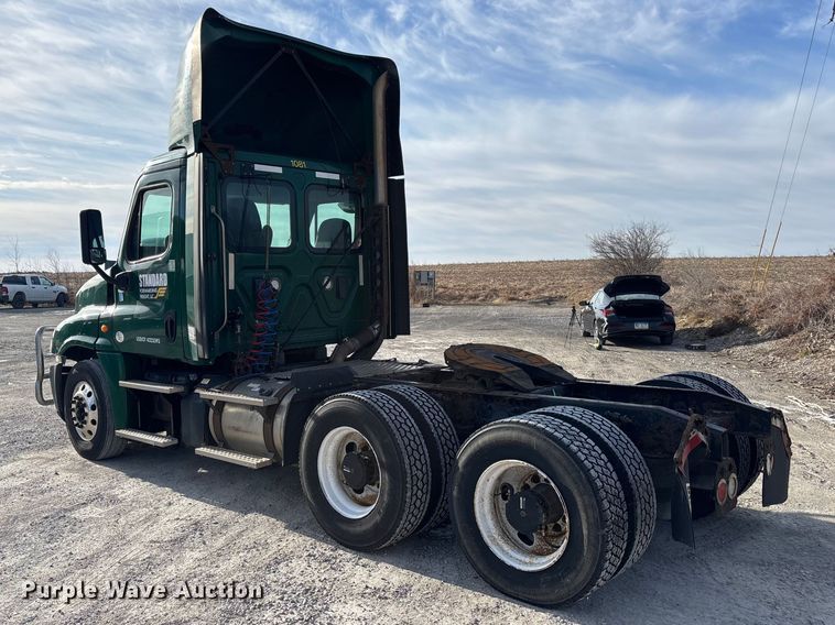 image for item FK1225 2017 Freightliner Cascadia 125 semi truck