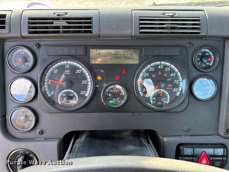 image for item FK1225 2017 Freightliner Cascadia 125 semi truck