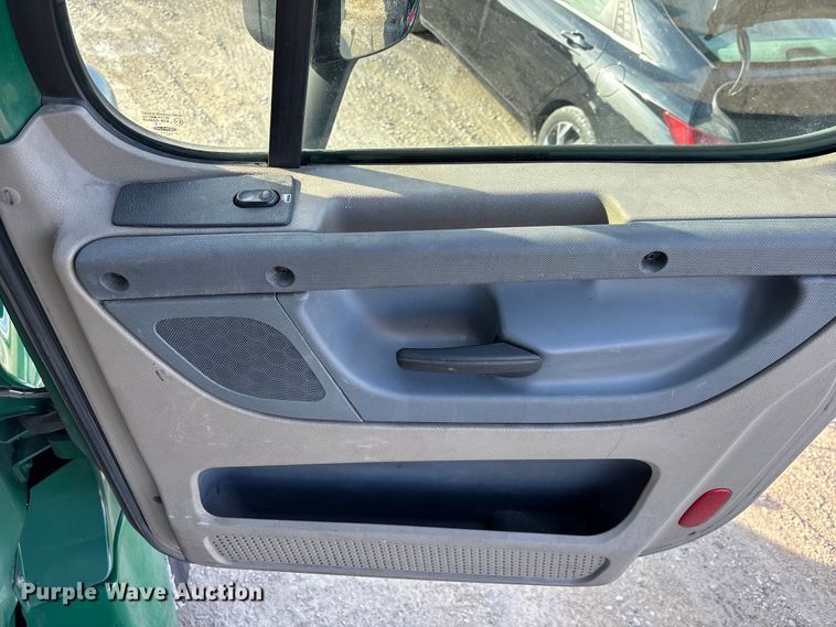 image for item FK1225 2017 Freightliner Cascadia 125 semi truck