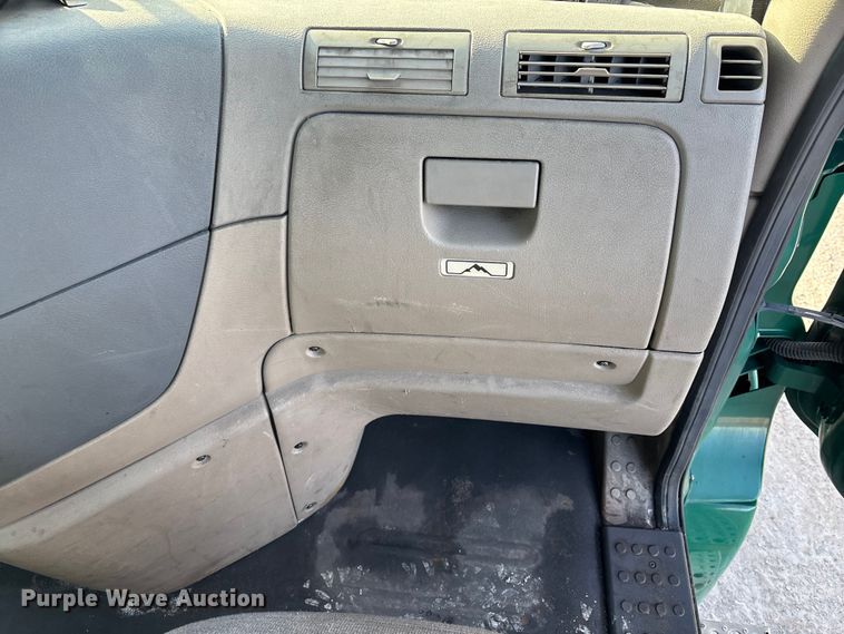 image for item FK1225 2017 Freightliner Cascadia 125 semi truck