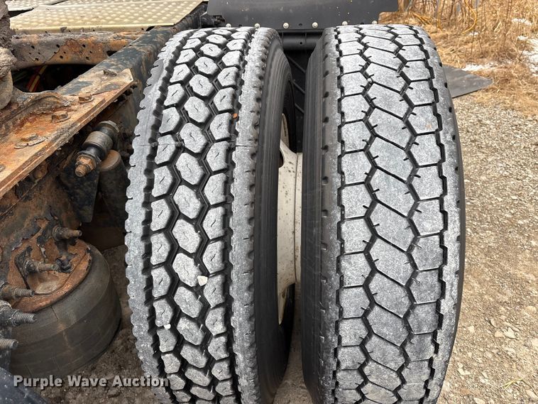 image for item FK1225 2017 Freightliner Cascadia 125 semi truck