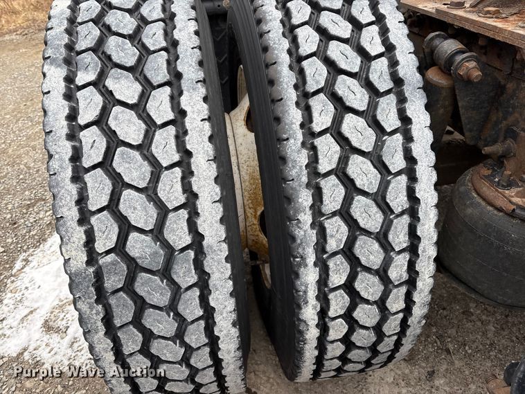 image for item FK1225 2017 Freightliner Cascadia 125 semi truck