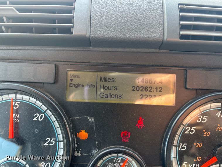 image for item FK1225 2017 Freightliner Cascadia 125 semi truck