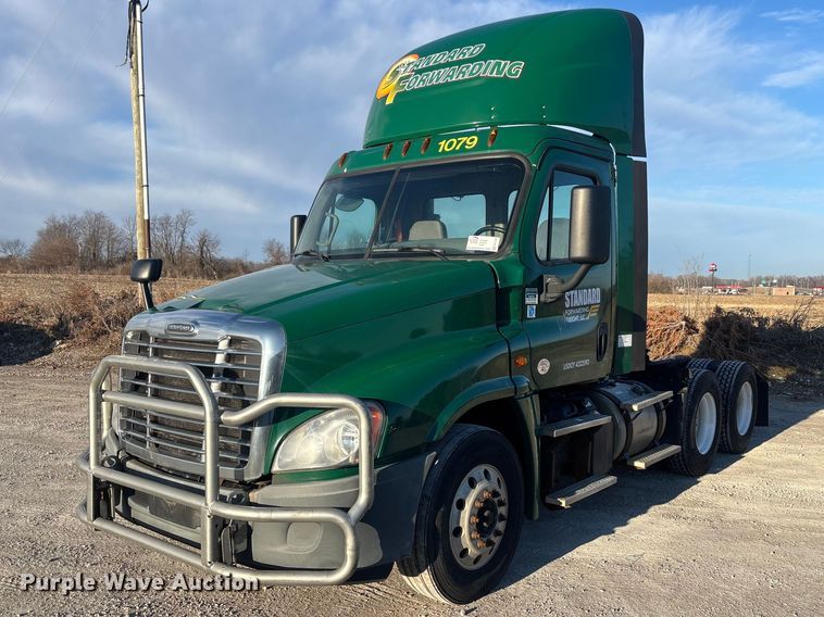 image for item FK1226 2017 Freightliner Cascadia 125 semi truck