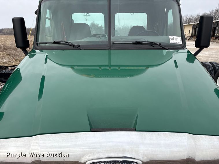 image for item FK1226 2017 Freightliner Cascadia 125 semi truck