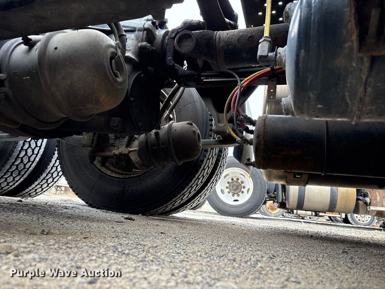 image for item FK1226 2017 Freightliner Cascadia 125 semi truck