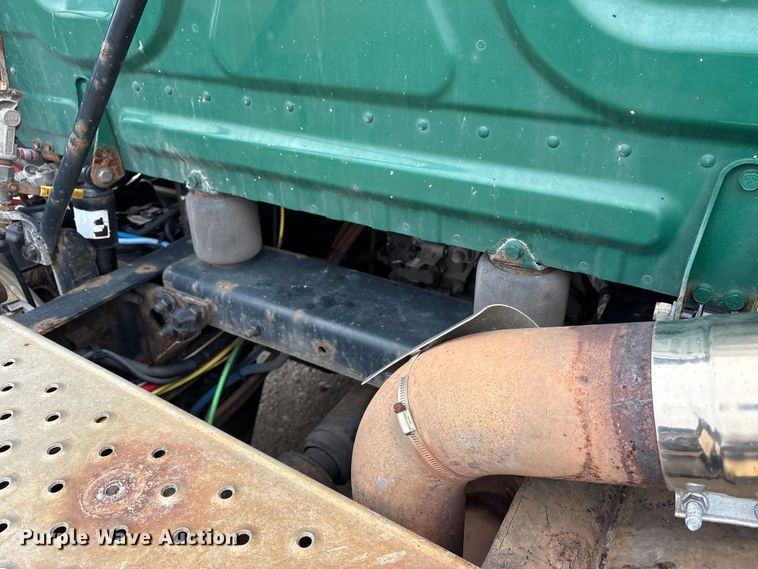 image for item FK1226 2017 Freightliner Cascadia 125 semi truck