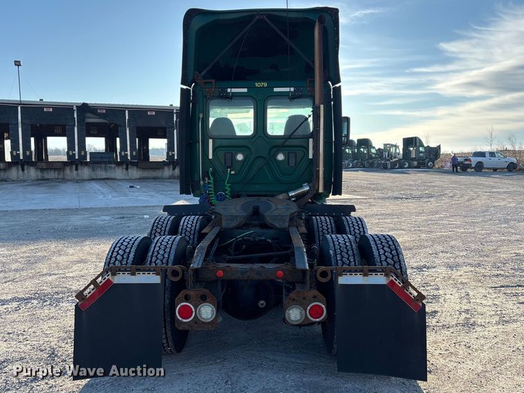 image for item FK1226 2017 Freightliner Cascadia 125 semi truck